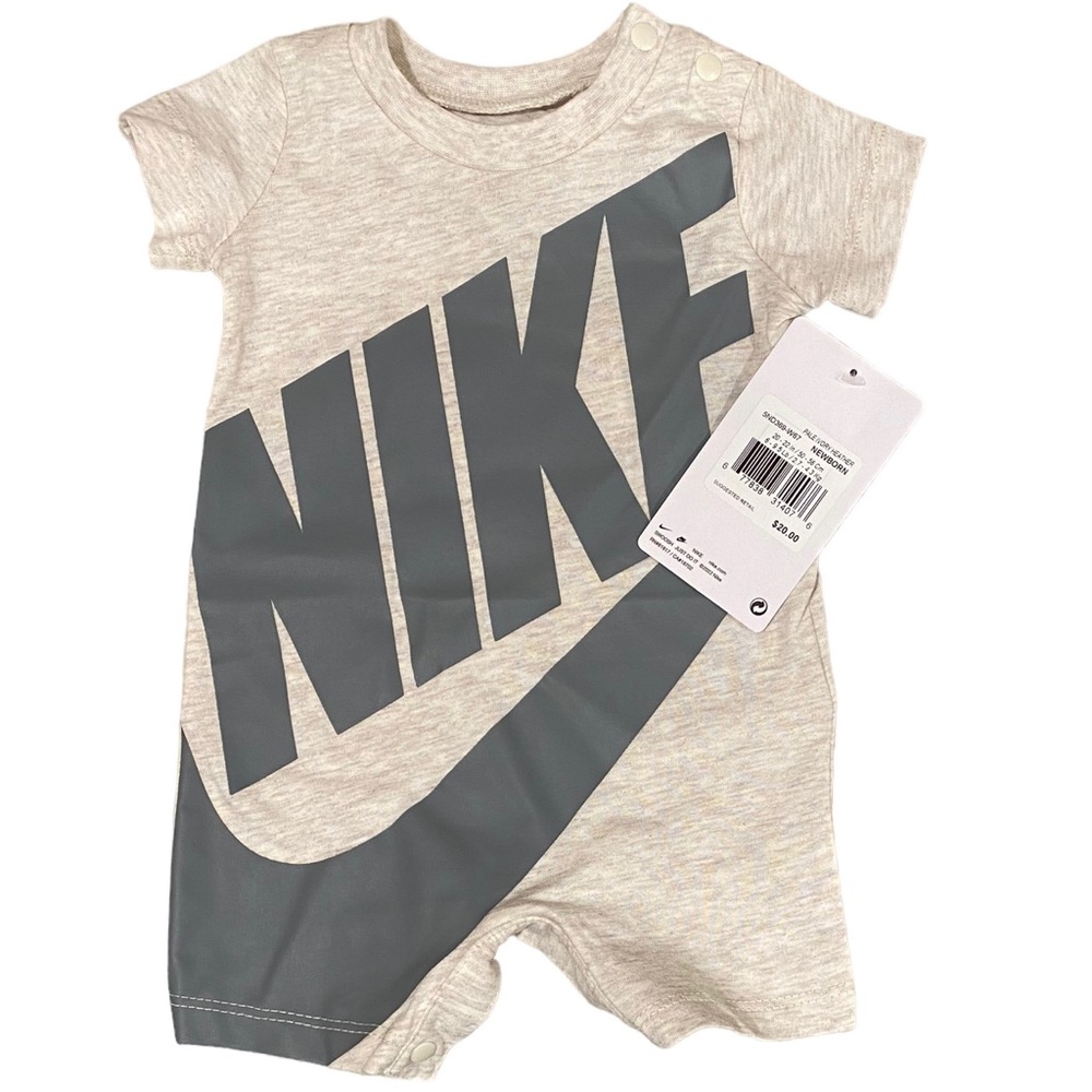 NWT Nike Shorty